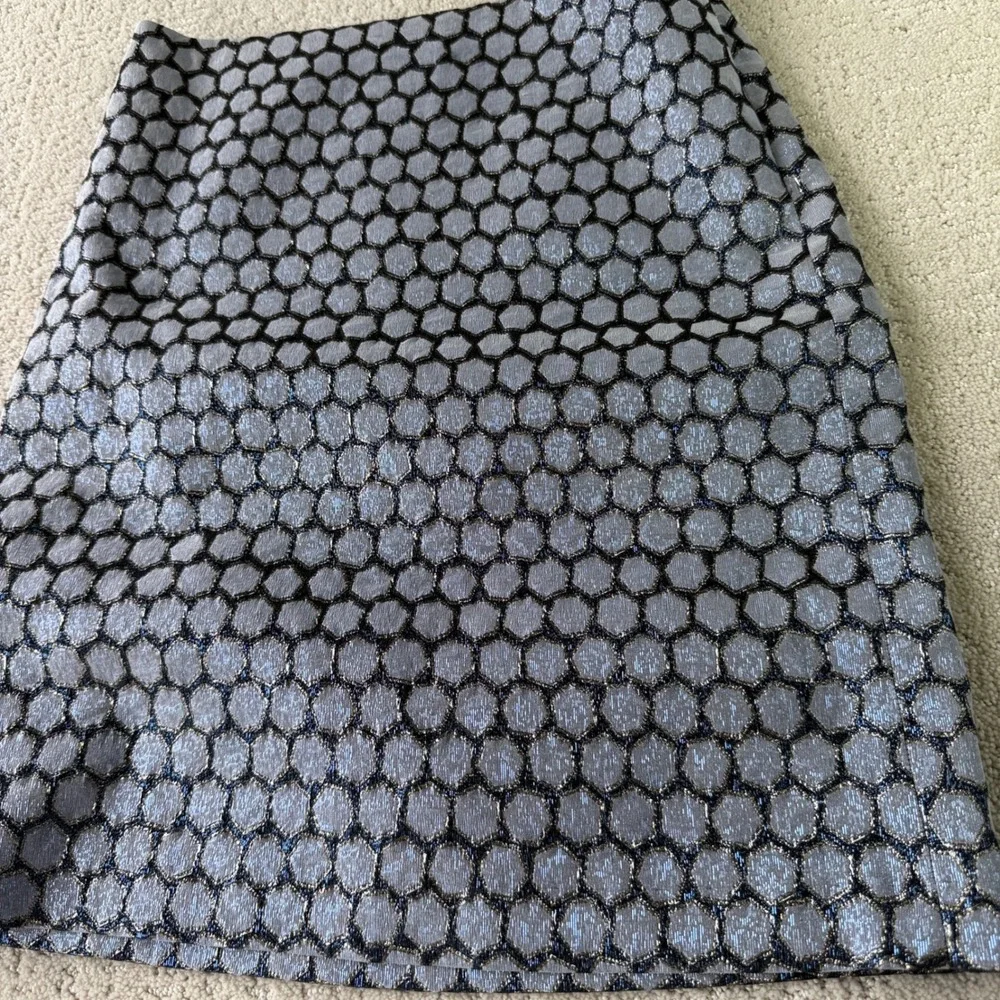 J.McLaughlin Mini Skirt Womens 2 Silver Gold Metallic Honeycomb Jacquard A-Line